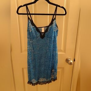 Secret Treasures blue/black chemise sz M